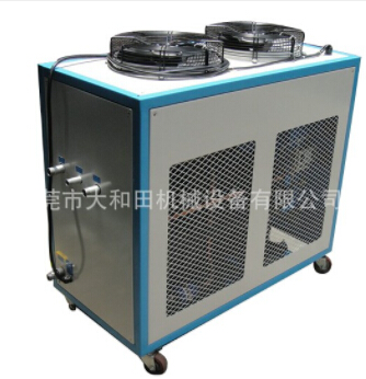 【小型冷水機(jī)】一款大眾使用的冷水機(jī)